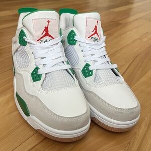 Jordan 4 Retro SP x Nike SB “Pine Green”